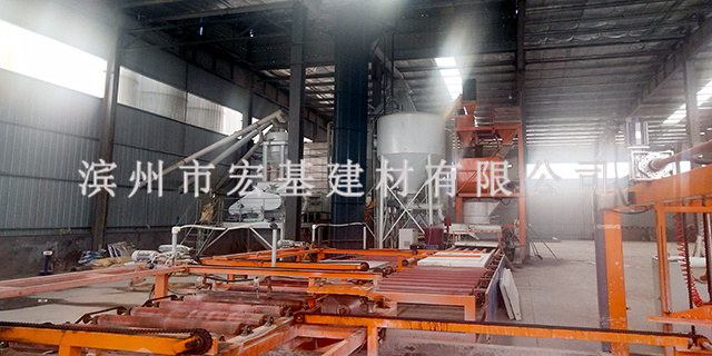 广东保温复合外模板设备价格 滨州市宏基建材供应