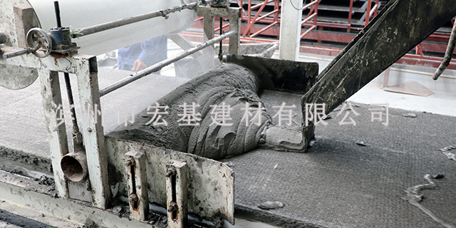 黑龙江保温复合外模板设备多少钱一条 滨州市宏基建材供应;