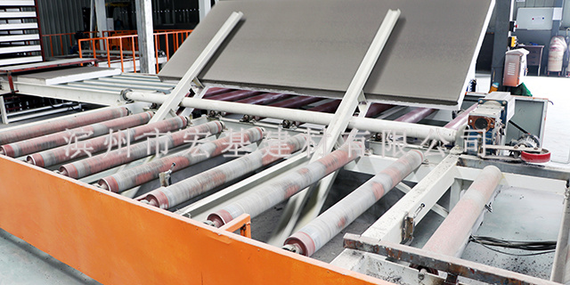 河北一体化复合外模板设备价格 滨州市宏基建材供应