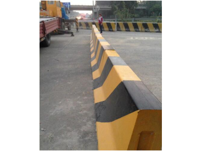 南京公路防护水泥隔离墩安装哪家专业 上海煜展交通设施工程供应