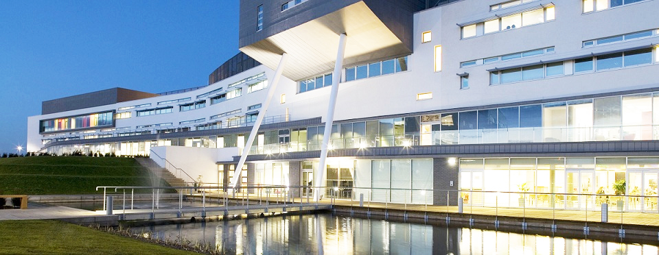英国玛格丽特皇后大学05.jpg