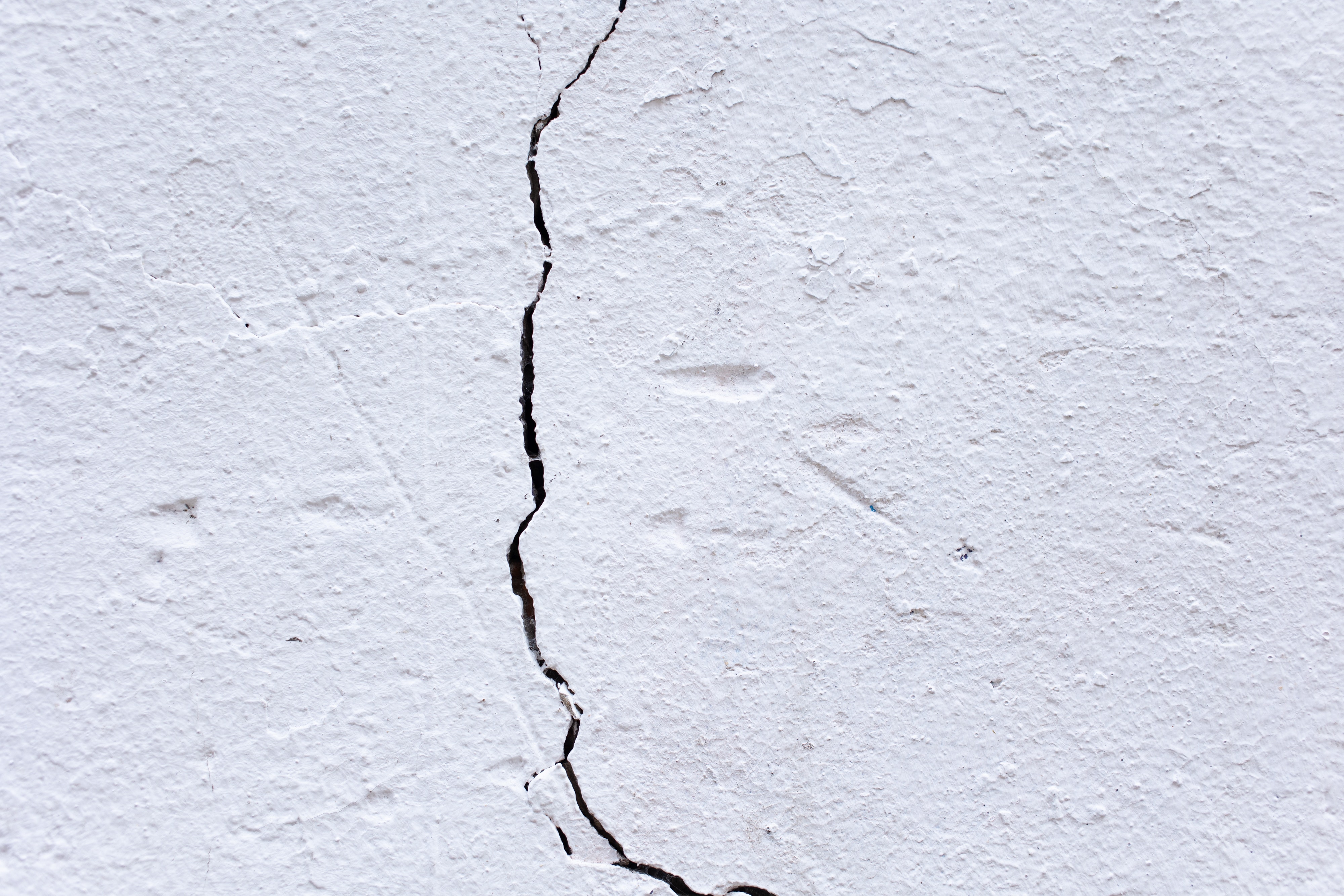 墙壁裂缝怎么办，墙壁裂缝原因及解决办法介绍