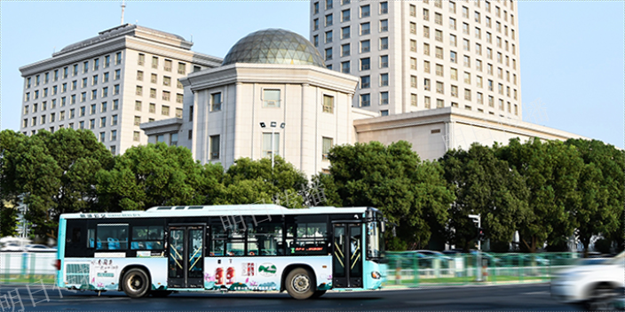 苏州市区特色巴士车身广告创新
