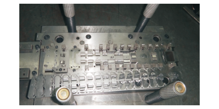 內蒙古電動機碳刷盒模具工作原理,模具