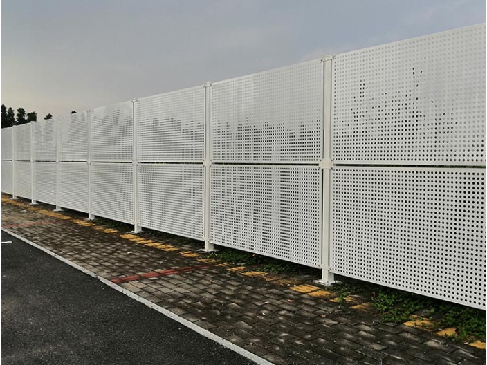 广州防护冲孔围挡护栏 广州市占兴筛网供应;