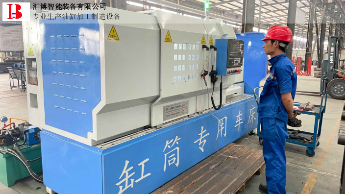 周口环卫车油缸加工车床安装,油缸加工车床