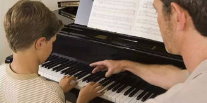 广东专业老师钢琴陪练不同于云音符模式,钢琴陪练