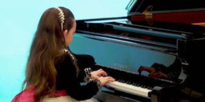 金华乐芽儿钢琴陪练不同于小叶子智能陪练模式,钢琴陪练