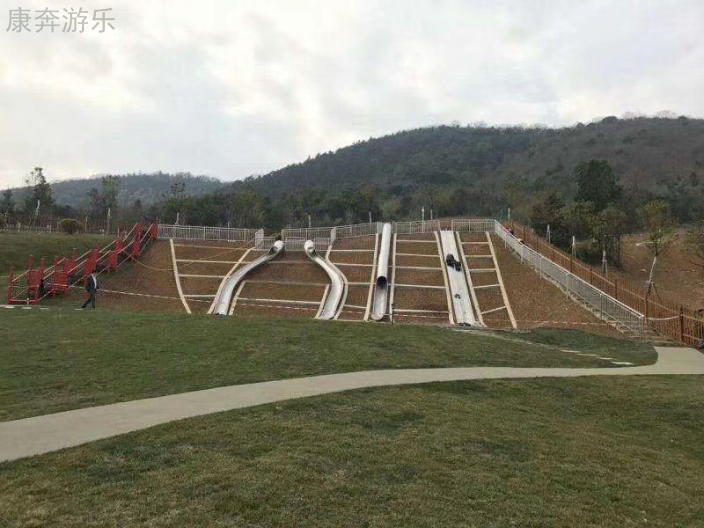 内蒙古景观滑梯费用 欢迎来电 浙江康奔游乐设备供应