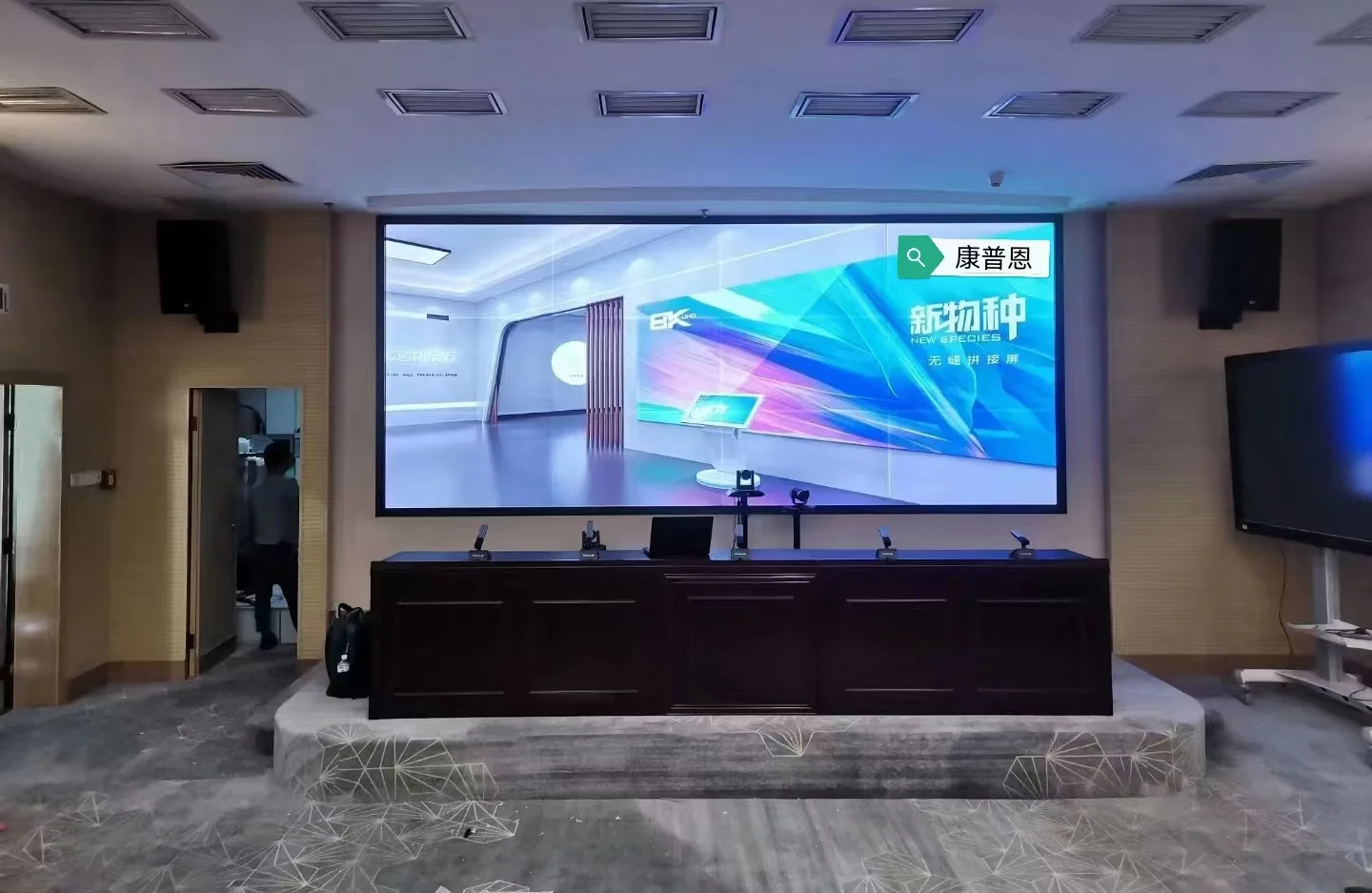 液晶拼接實現(xiàn)無縫拼接的原理