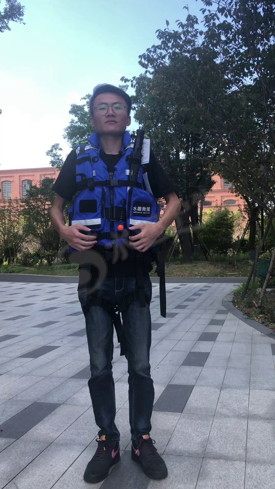 北京激流水域救生衣厂家,水域救生衣