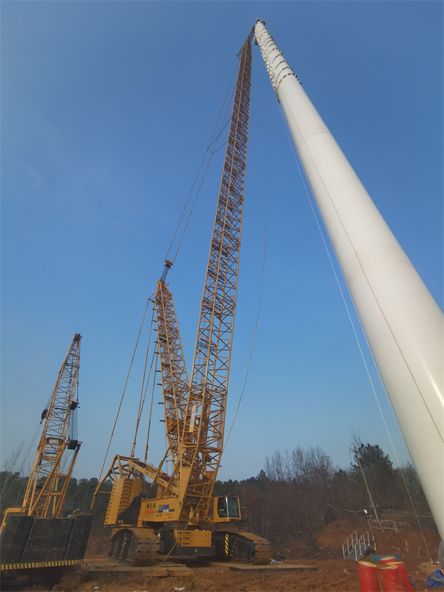 广州山地风电机组吊装施工方式