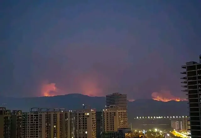 云南玉溪山火火势持续扩张,天气渐热,森林防火需提上日程_成都慧视光电技术有限公司