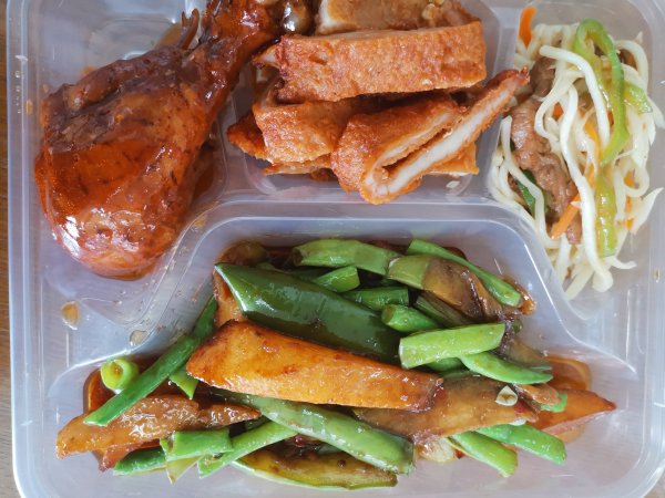 三荤三素---东坡肉+酸菜鱼+炒虾仁+炒花菜+青菜+五香素鸡