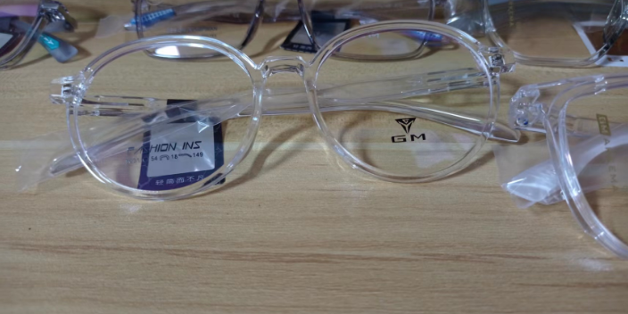 浦东新区树脂镜片眼镜磨花修复的诀窍
