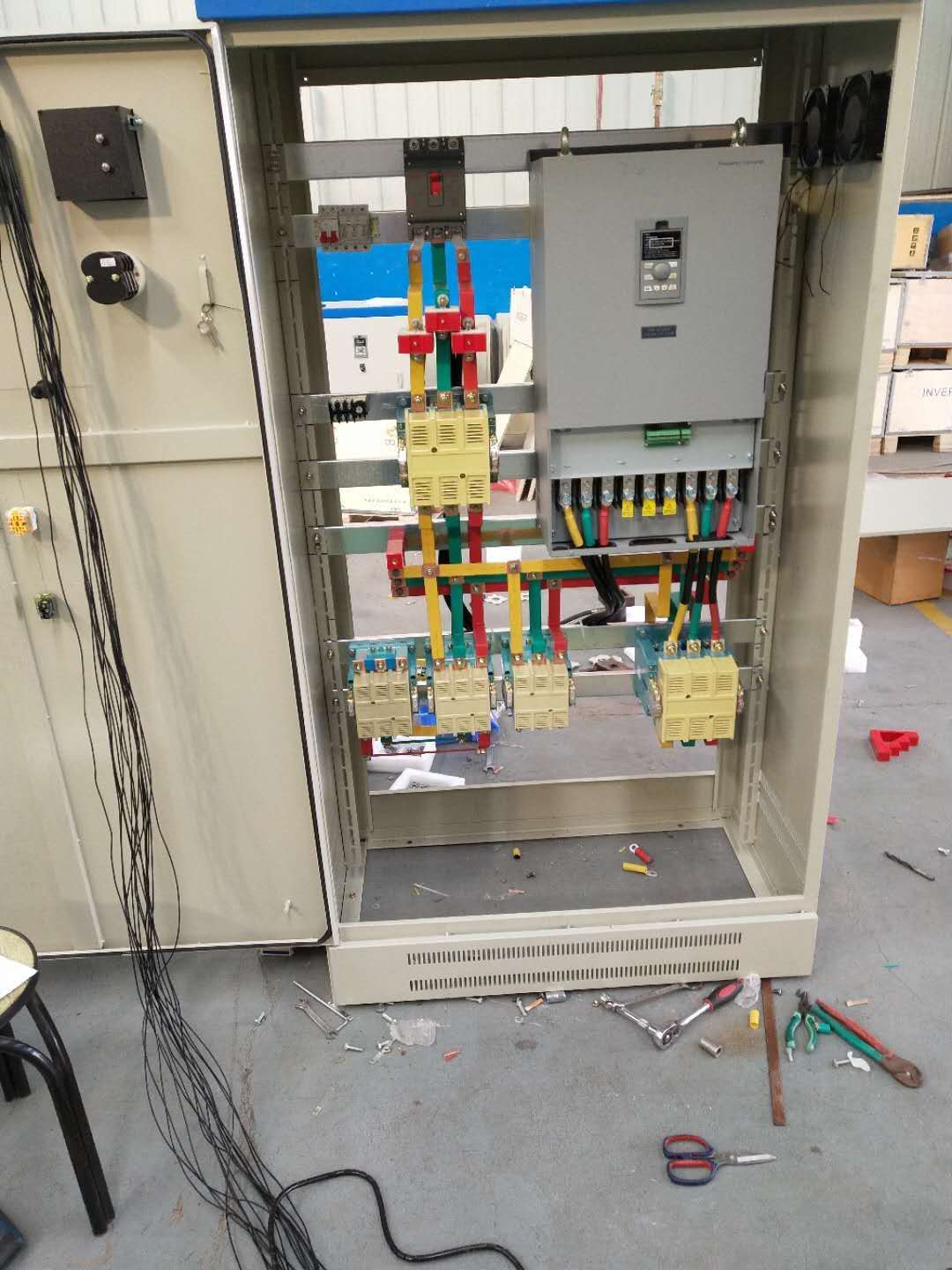 變頻控制柜各部件的設計構成