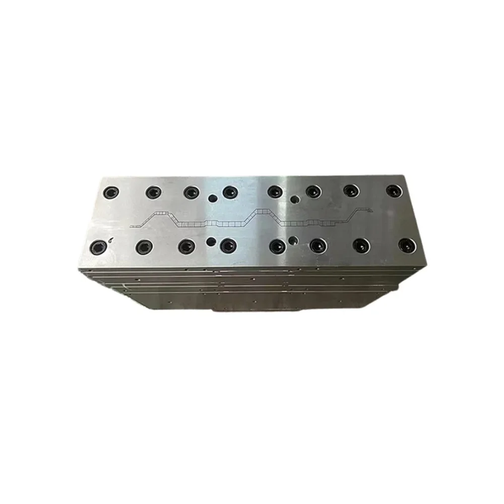 solid plastic extrusion mould