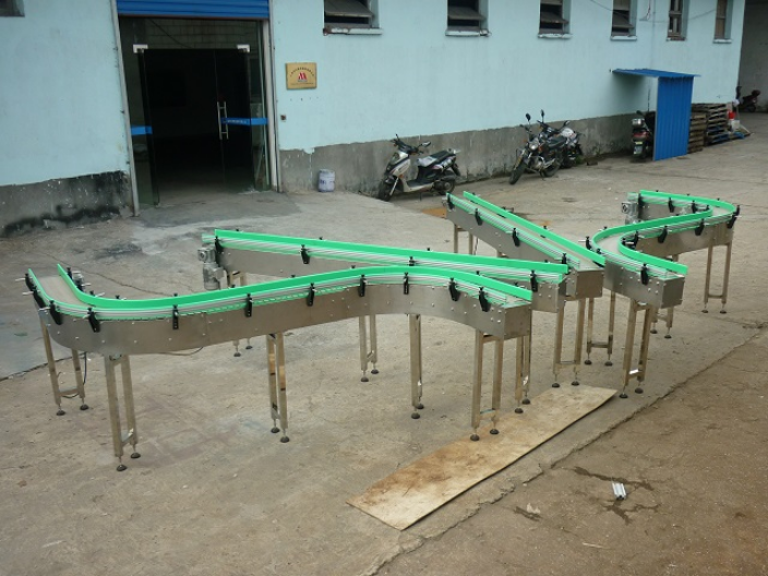 上海不銹鋼鏈板輸送機(jī) 來電咨詢 上海匯陽機(jī)械設(shè)備供應(yīng)