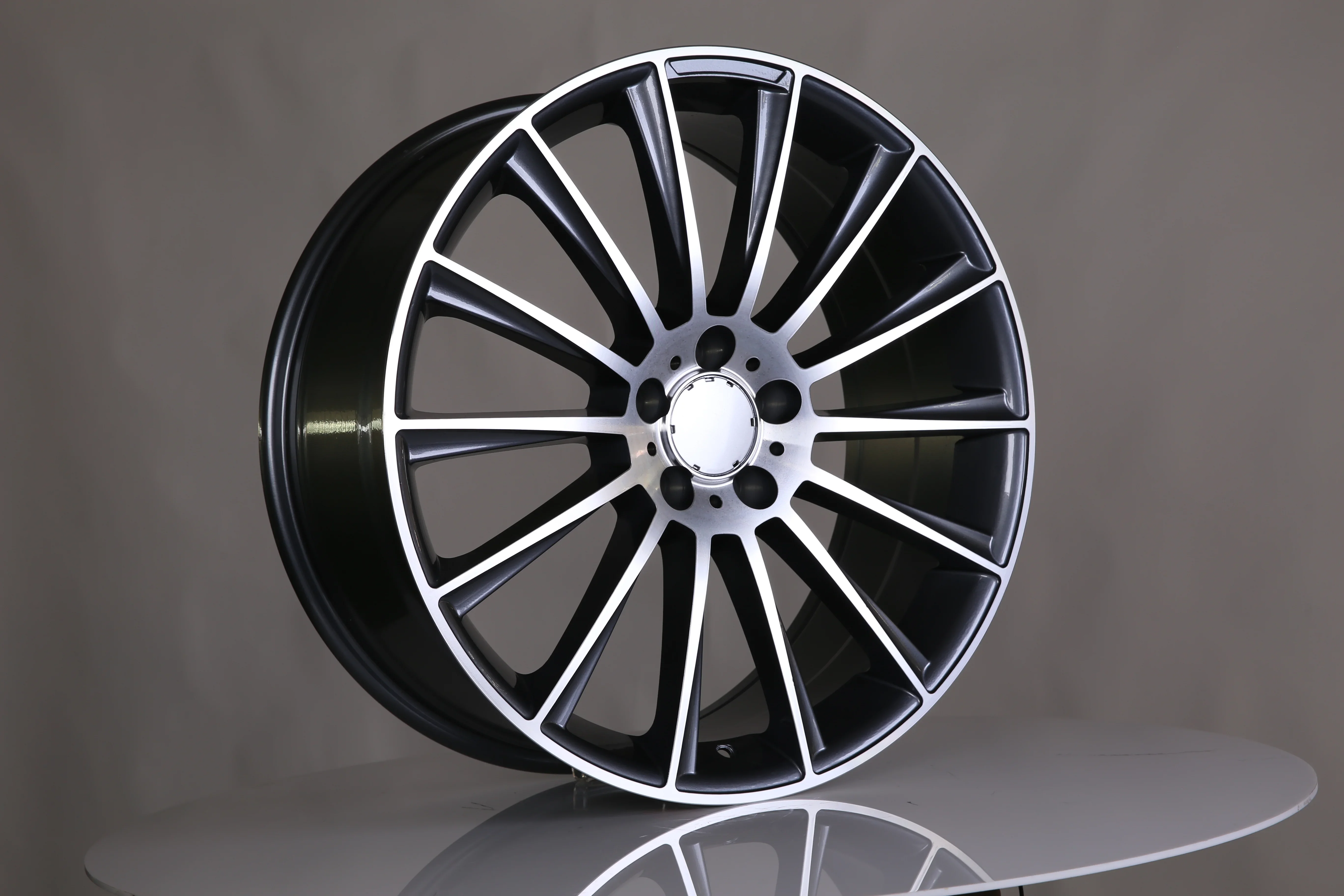 17inch Aluminum alloy wheel hub (OY122）