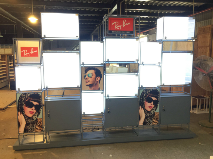 山东汽车用品展示架设计,展示架