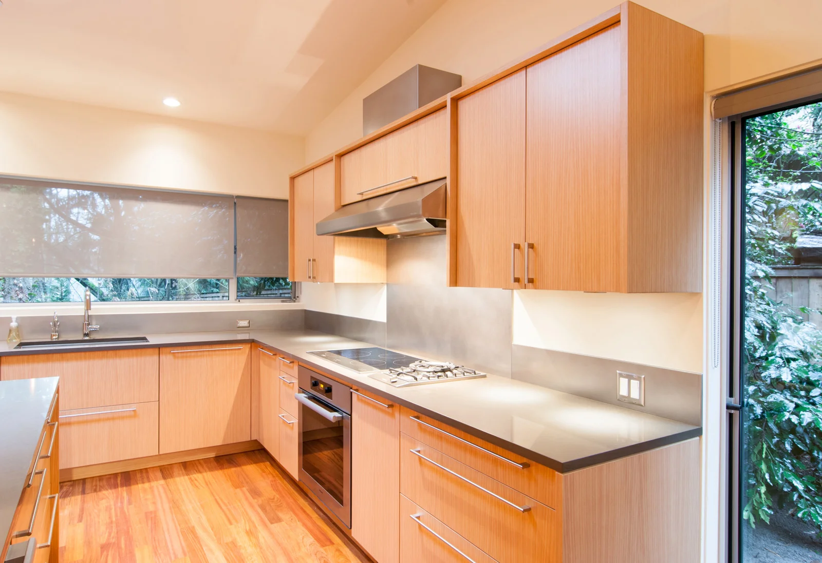 Contemporary L Shaped Modular Laminate Kitchen Cabinet