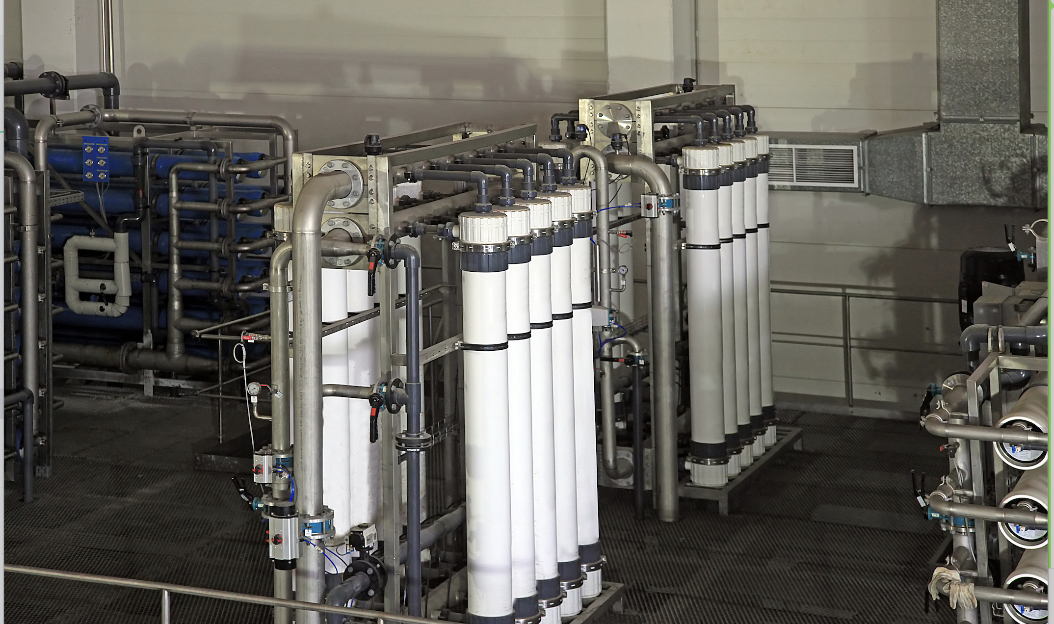 无锡纯水设备厂家分享电池超纯水设备工艺流程_无锡绿禾盛环保科技