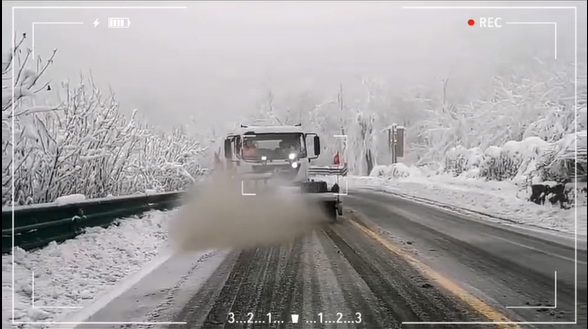 HCN屈恩機具帶您圍觀東北除雪，“橫掃千軍”的力量！