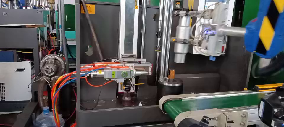机器人激光切割机厂家供应,激光切割机