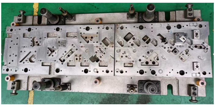 无锡冷轧钢冲压模具工厂 上海琨盛精密机械供应