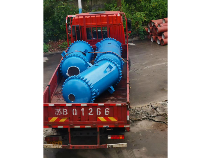 山東搪瓷列管換熱器商家 歡迎來電 無錫市偉業(yè)化工防腐設(shè)備供應(yīng)