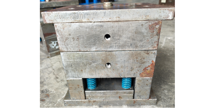 湖州注塑模具的價格 湖州通力塑料電器供應
