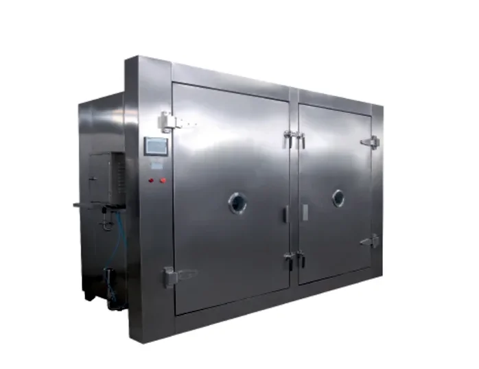 What should be paid attention to when using a vacuum drying oven