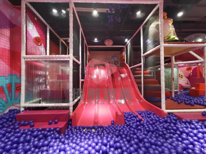 黑龙江大型玻璃钢滑梯特征视频