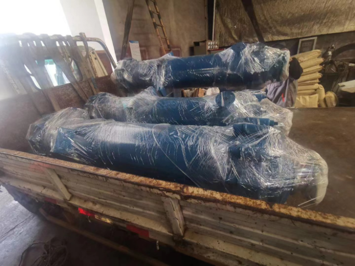 江西碳化硅列管冷卻器廠家 歡迎來(lái)電 無(wú)錫市偉業(yè)化工防腐設(shè)備供應(yīng)