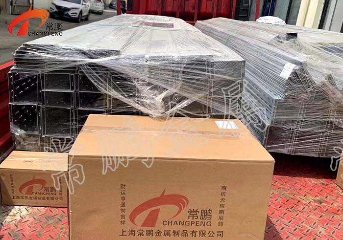 5托盤式橋架打包發(fā)貨.jpg 5托盤式橋架打包發(fā)貨.jpg