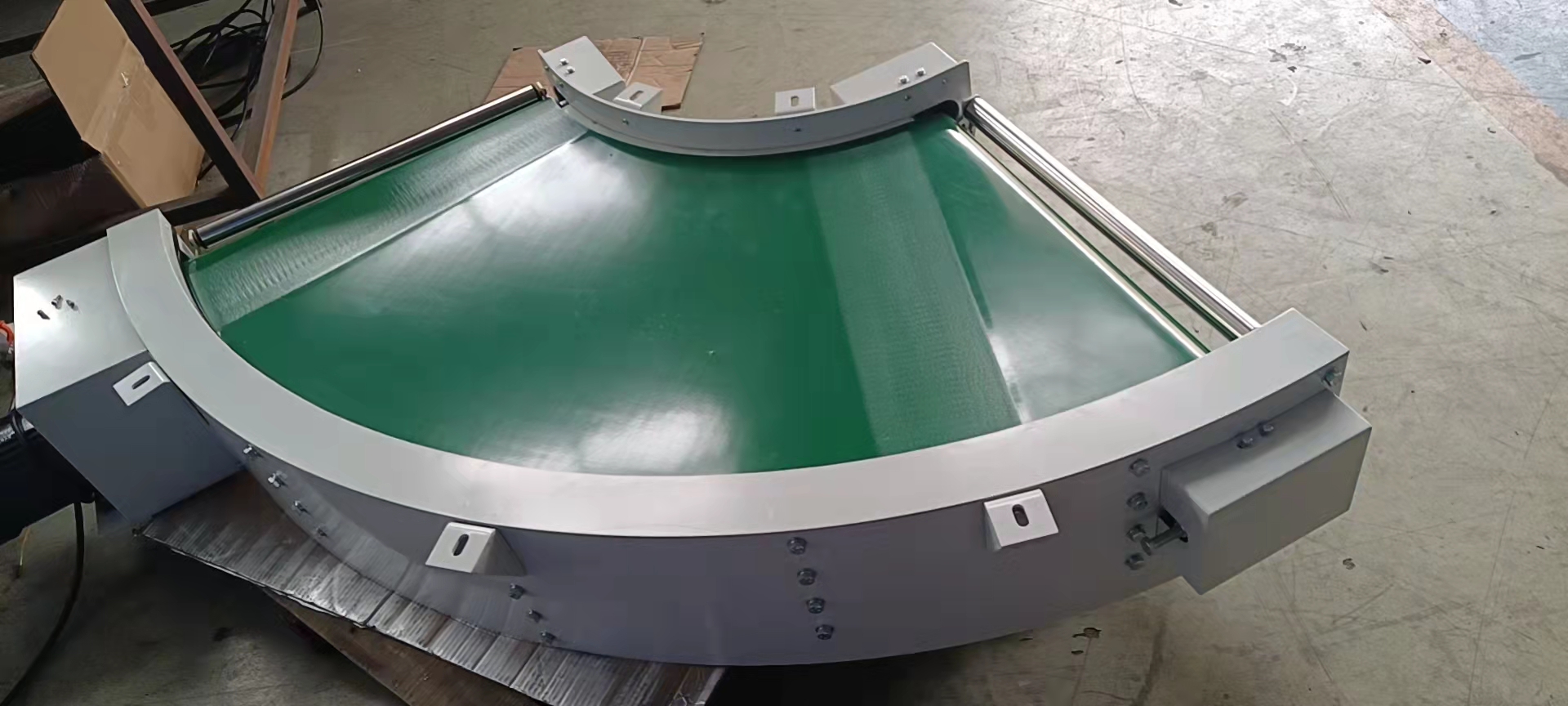 吊裝轉(zhuǎn)彎輸送機(jī) 吊裝轉(zhuǎn)彎輸送機(jī)