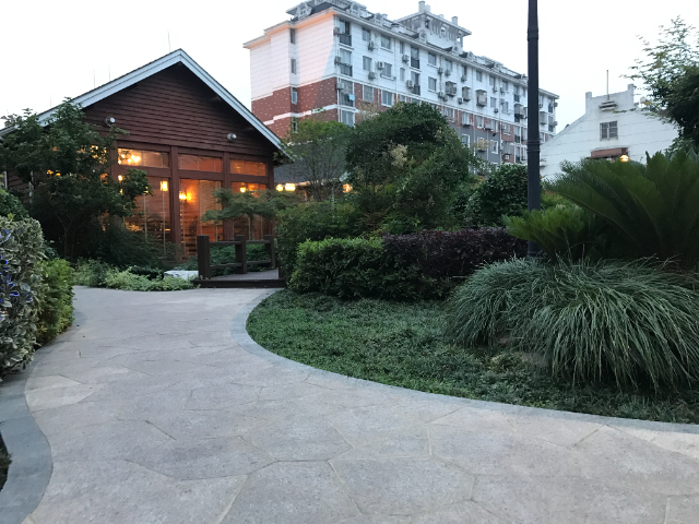 南京屋頂花園露臺景觀設(shè)計