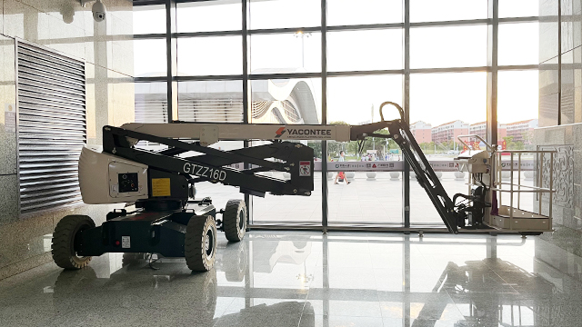 江蘇直臂式高空作業(yè)平臺升降車 上海亞卡黎機(jī)械供應(yīng)