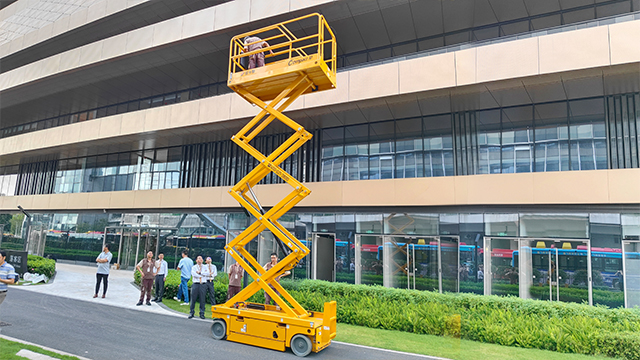 电动高空作业车市价,高空作业车