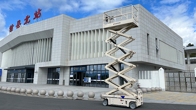 浙江蜘蛛式高空作业平台市场价格 上海亚卡黎机械供应