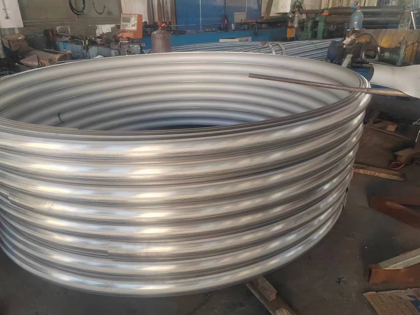 108X4不銹鋼半管彎圓加工3.jpg