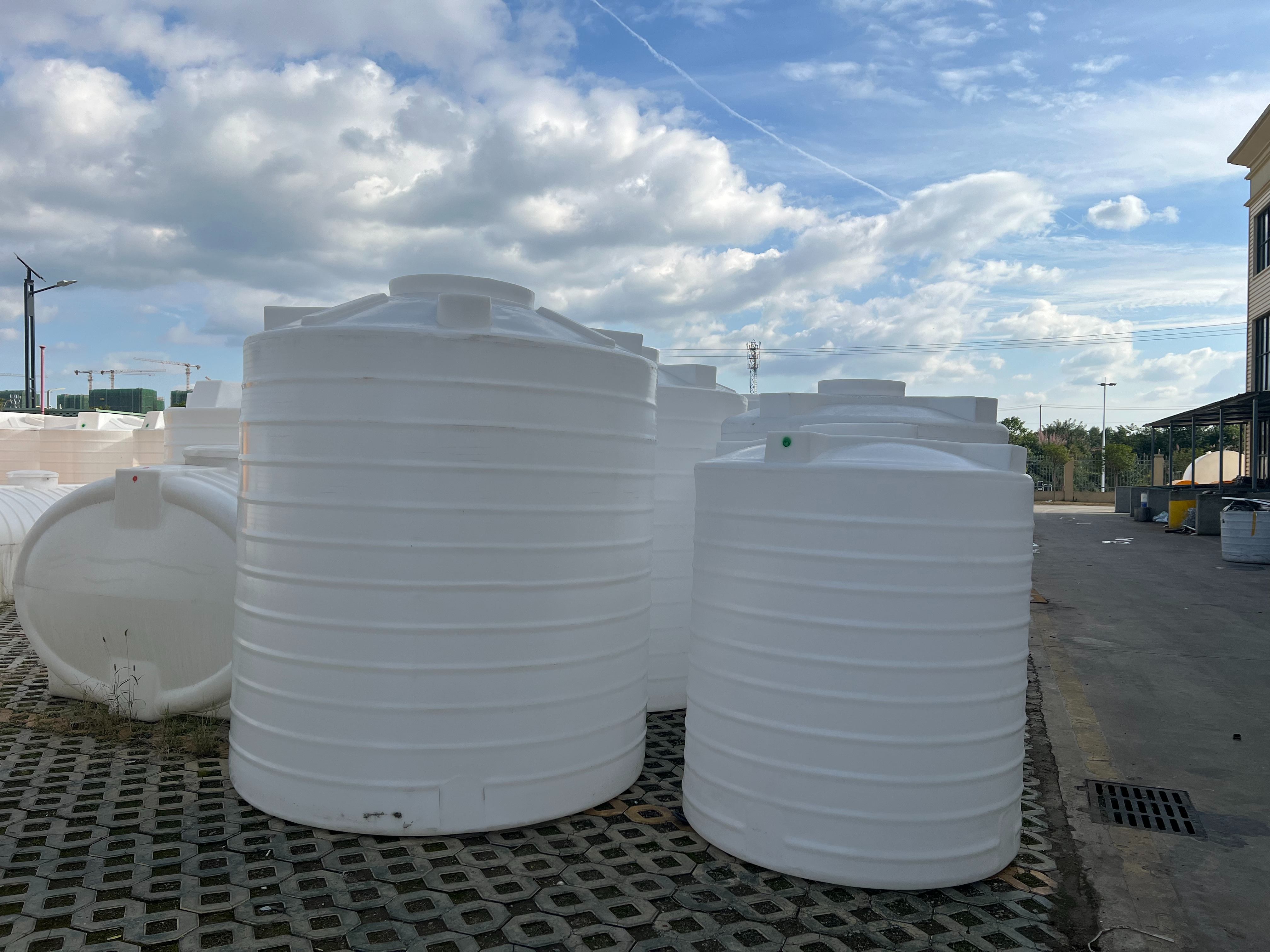 PE 儲罐能裝多大濃度的濃硫酸？