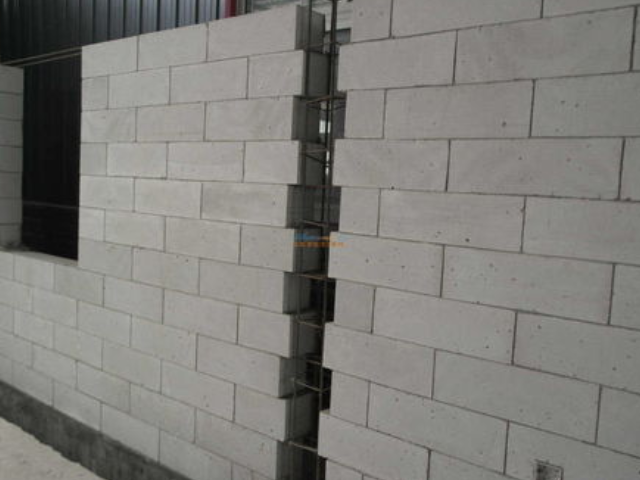 工業(yè)園區(qū)粉煤灰加氣混凝土砌塊隔墻 蘇州龍之信建筑供應(yīng)