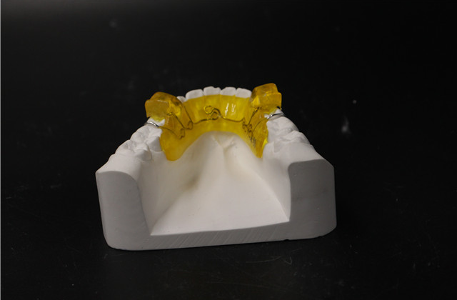 广西透明矫正器如何佩戴 深圳市深创义齿技术供应