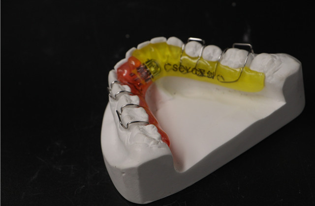 天津硅胶矫正器怎么样 深圳市深创义齿技术供应