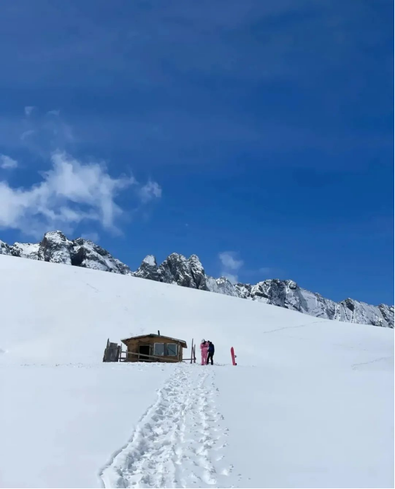 扎尕那冰川滑雪場即將開業(yè)