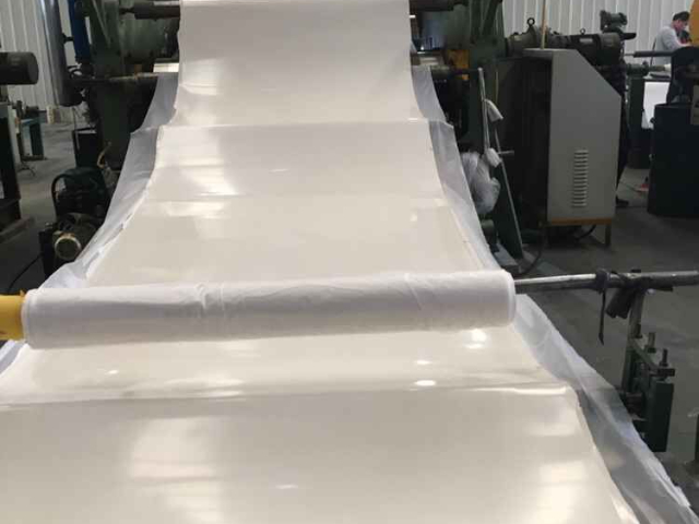 四川制造丁苯橡膠板多少錢(qián) 服務(wù)為先 南京興宏泰橡塑制品供應(yīng)
