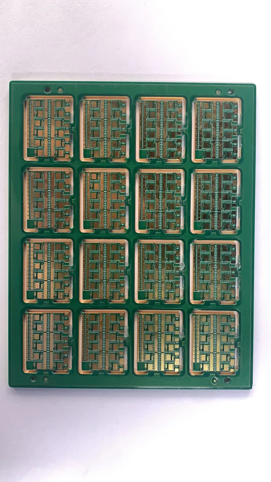 PCB 定制：開啟電子世界的個(gè)性化之旅