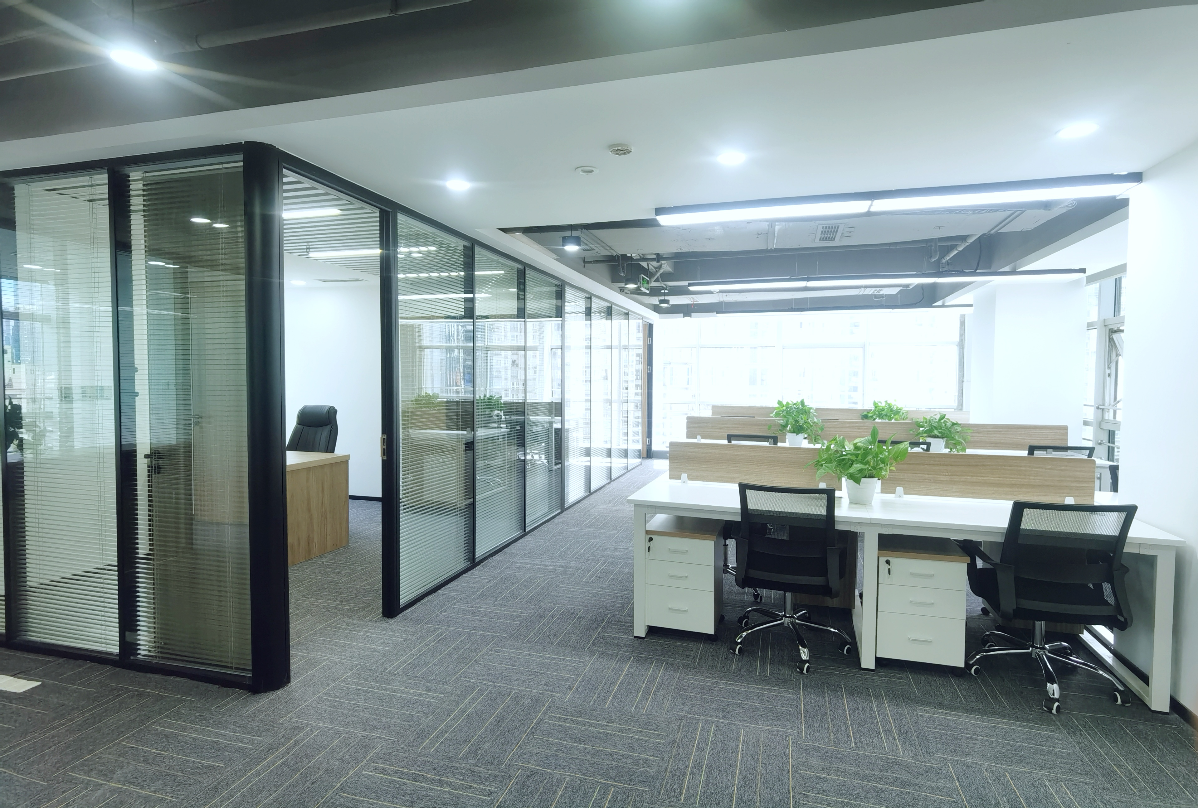 辦公區(qū).jpg 辦公區(qū).jpg