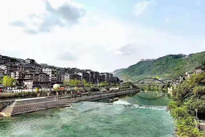 六盤水美酒河的醬香白酒代理商 貴州醬溢春酒業(yè)股份供應;